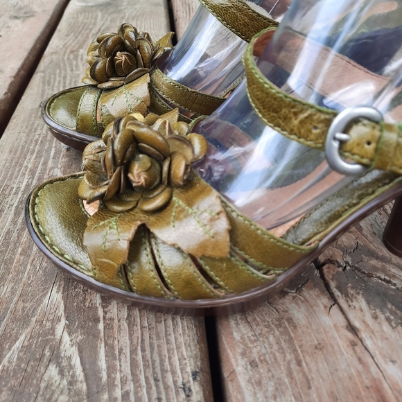 Retro Born Leather Green Yellow Buckle Strap Heels With 3D Flower Size 8 - Picture 7 of 15
